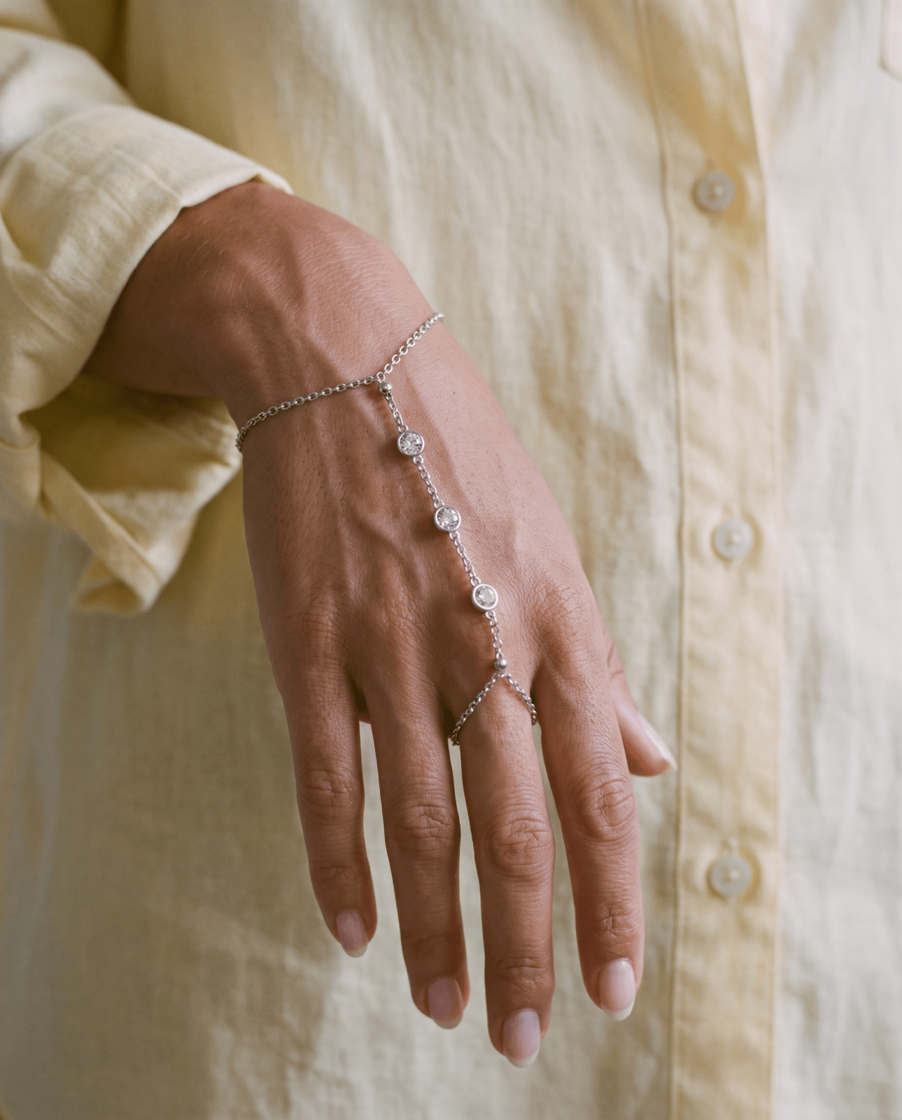 Anne hand chain - Opulaire - WATERPROOF jewelry - 