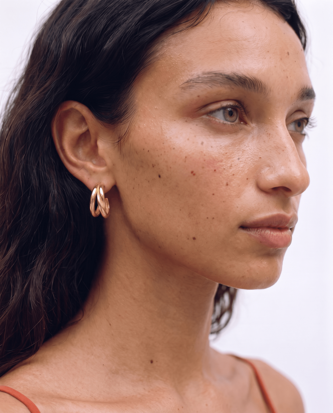 Arverne - Dainty C-hoop earrings - Stainless steel - Opulaire - WATERPROOF jewelry - 