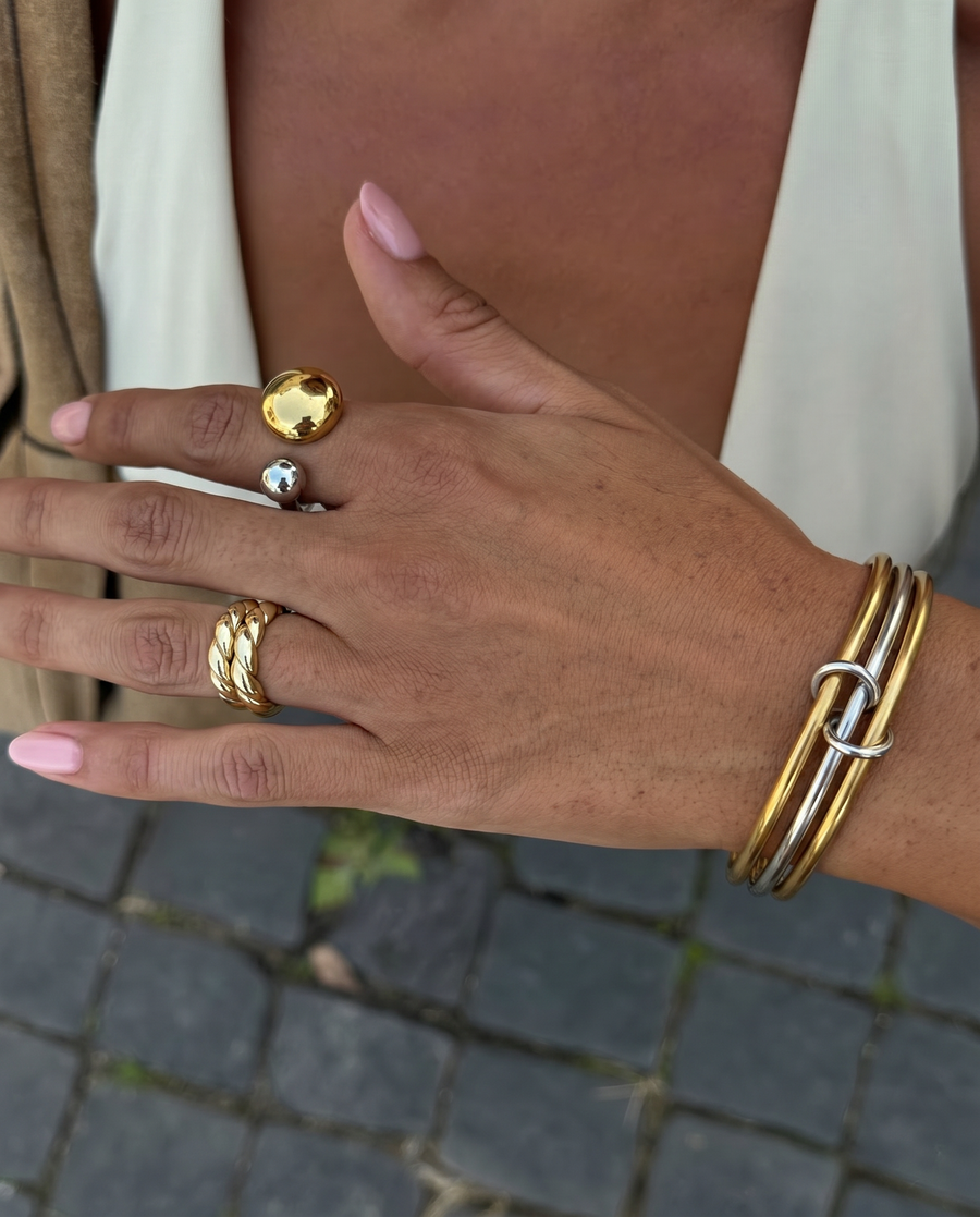 Adela ring