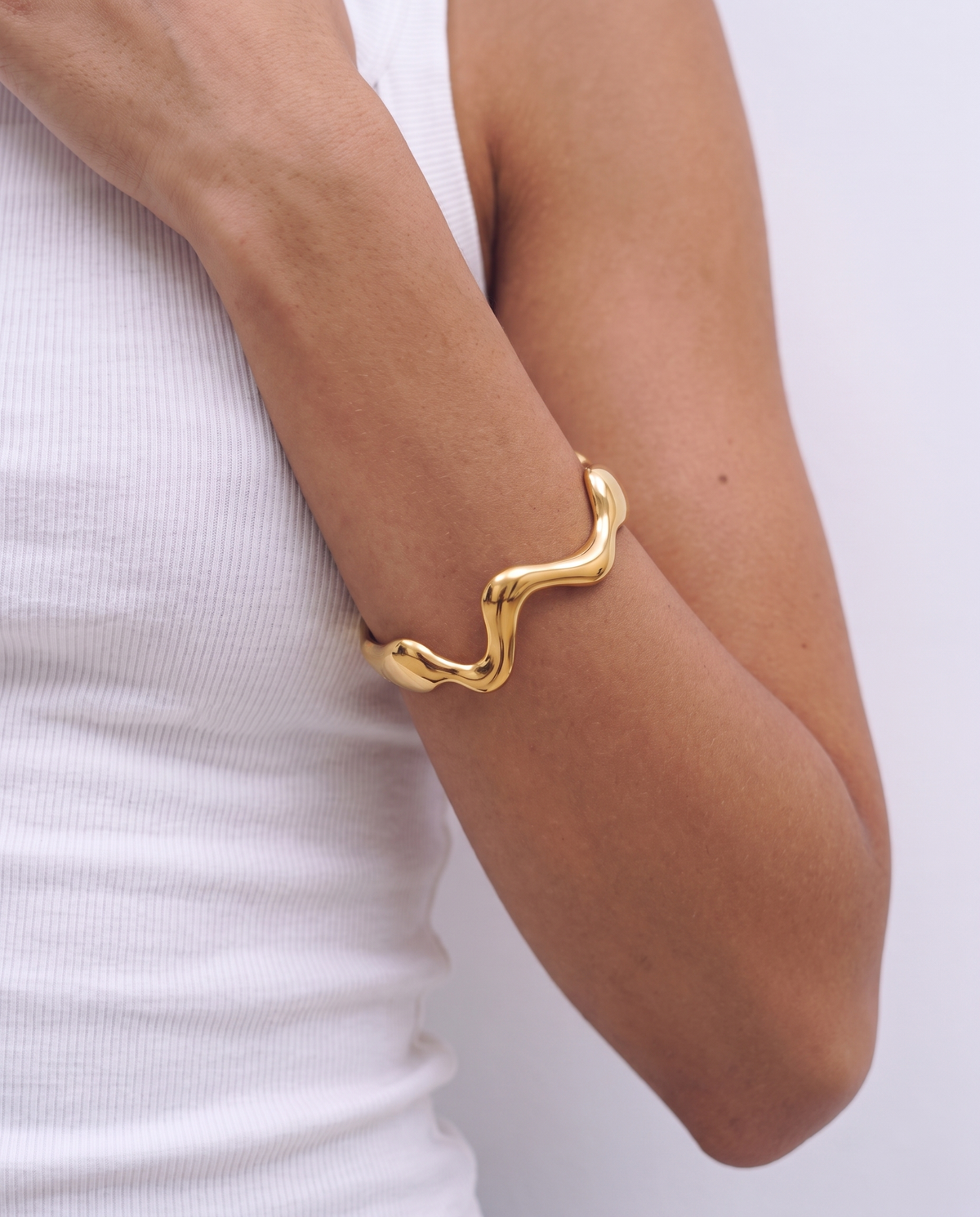 Maeve - Wavy cuff bracelet - Stainless steel