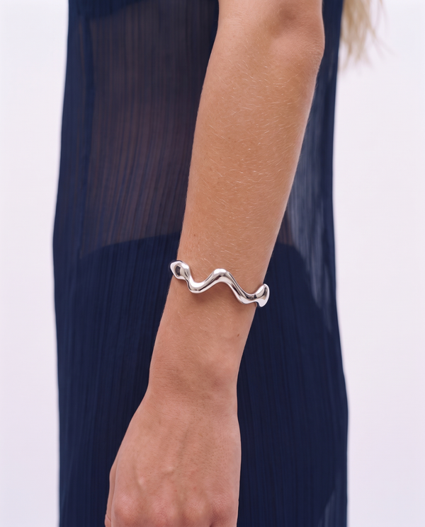 Maeve - Wavy cuff bracelet - Stainless steel