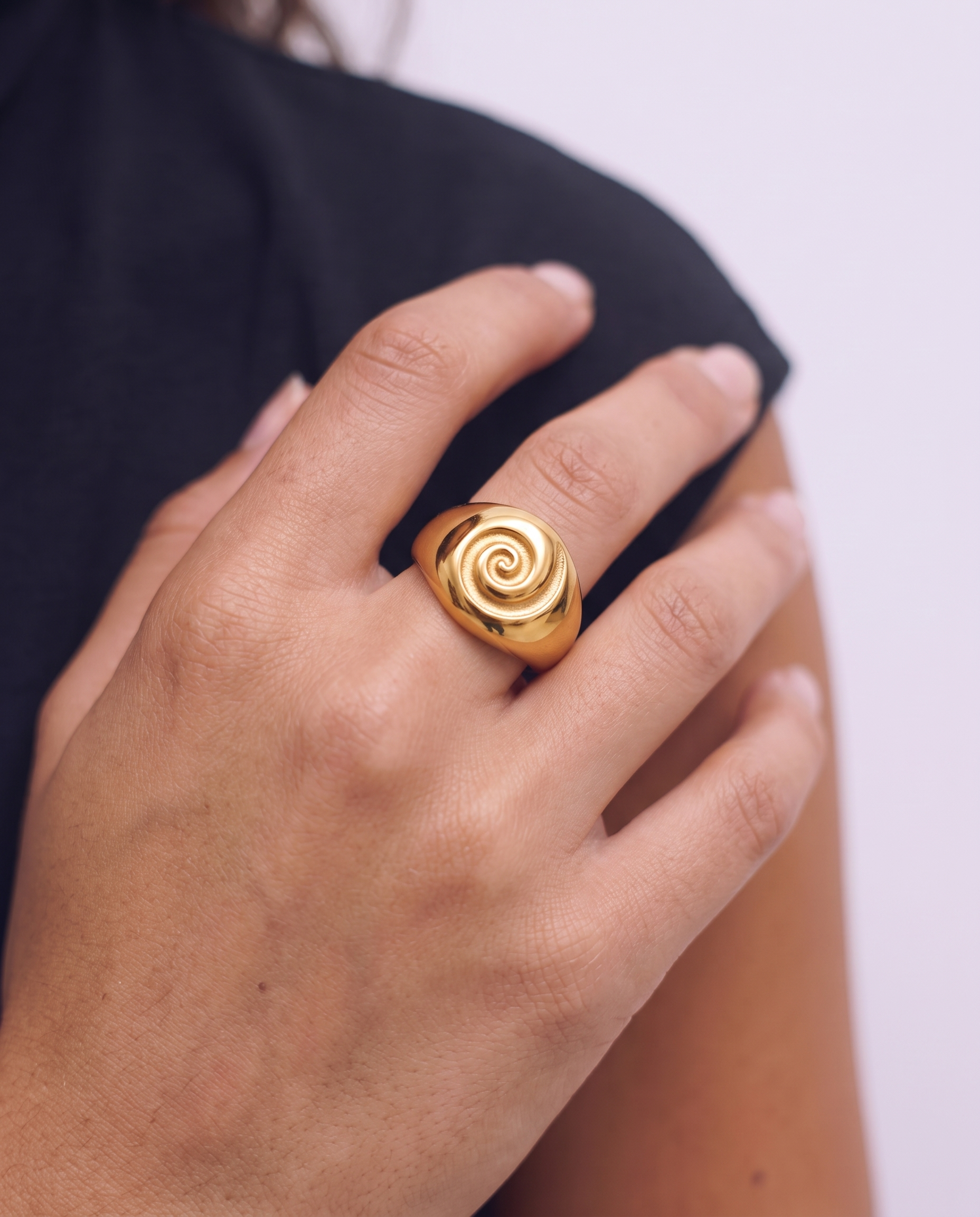 Isis Ring