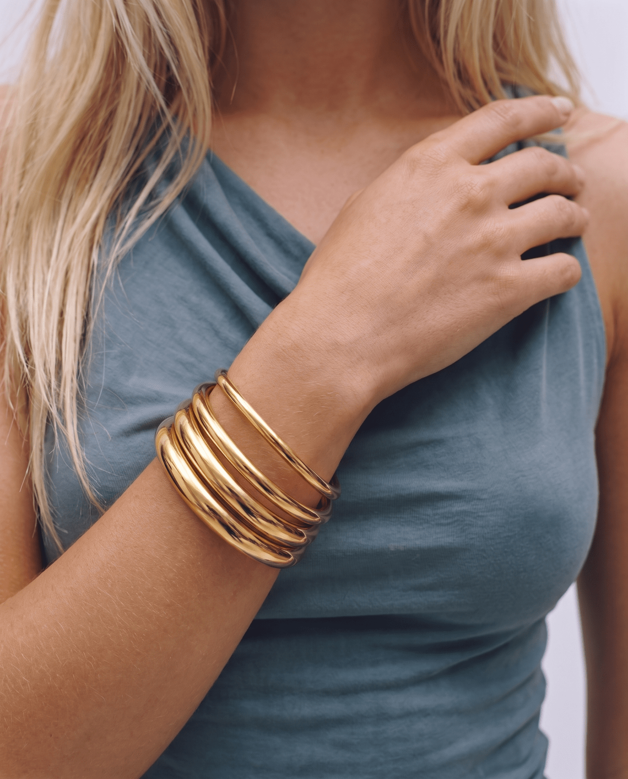 Nina - Tube bangle bracelet - Stainless steel - Opulaire - WATERPROOF jewelry - 